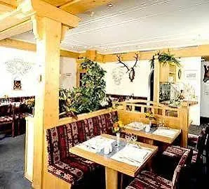 海尔森酒店 - 酒店 3*