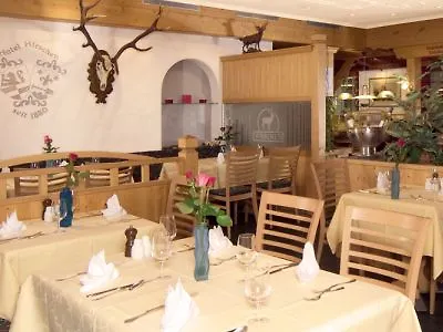 Hirschen - Ξενοδοχείο Γκρίντελβαλντ