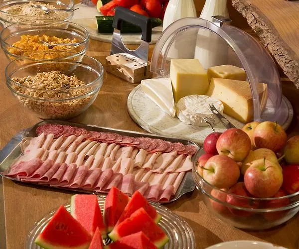 Hirschen - Ξενοδοχείο Γκρίντελβαλντ